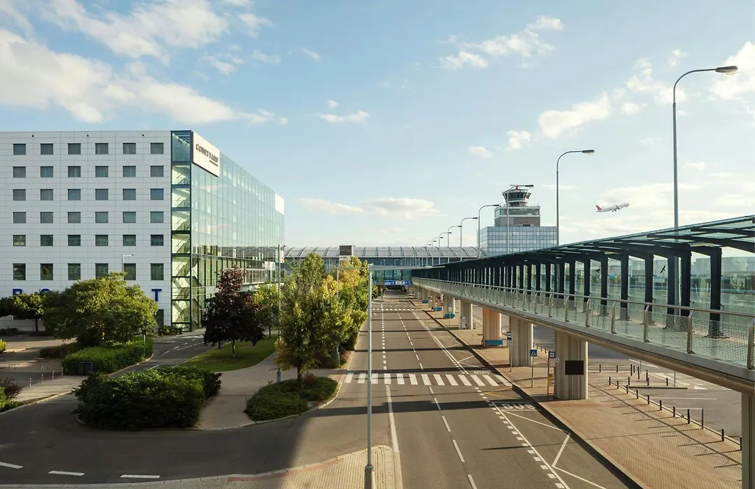 Courtyard By Marriott Prague Airport-1