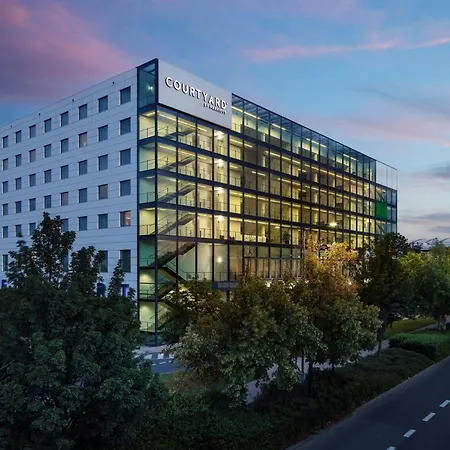 Courtyard By Marriott Prague Airport-2