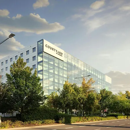 Courtyard By Marriott Prague Airport-3